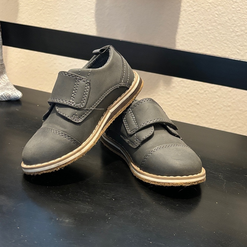 Cat & Jack Gray Kids Dress Shoes